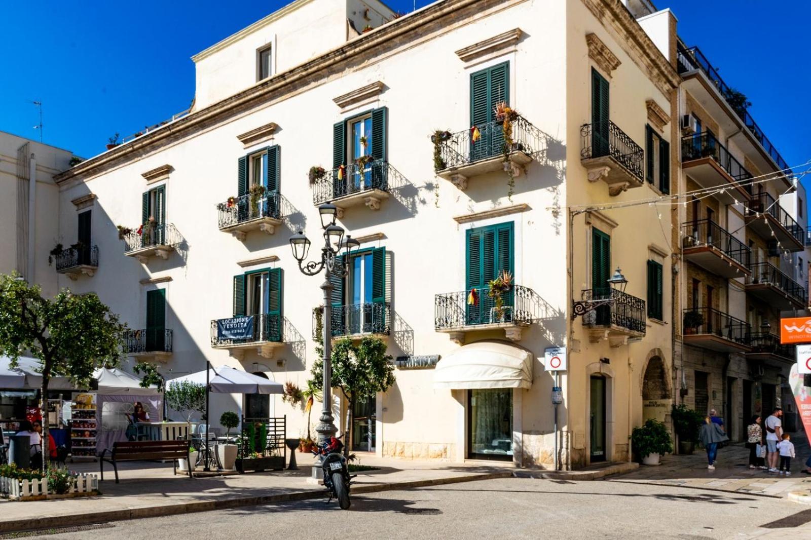 Palazzo Vaaz Apartment Mola di Bari Exterior photo